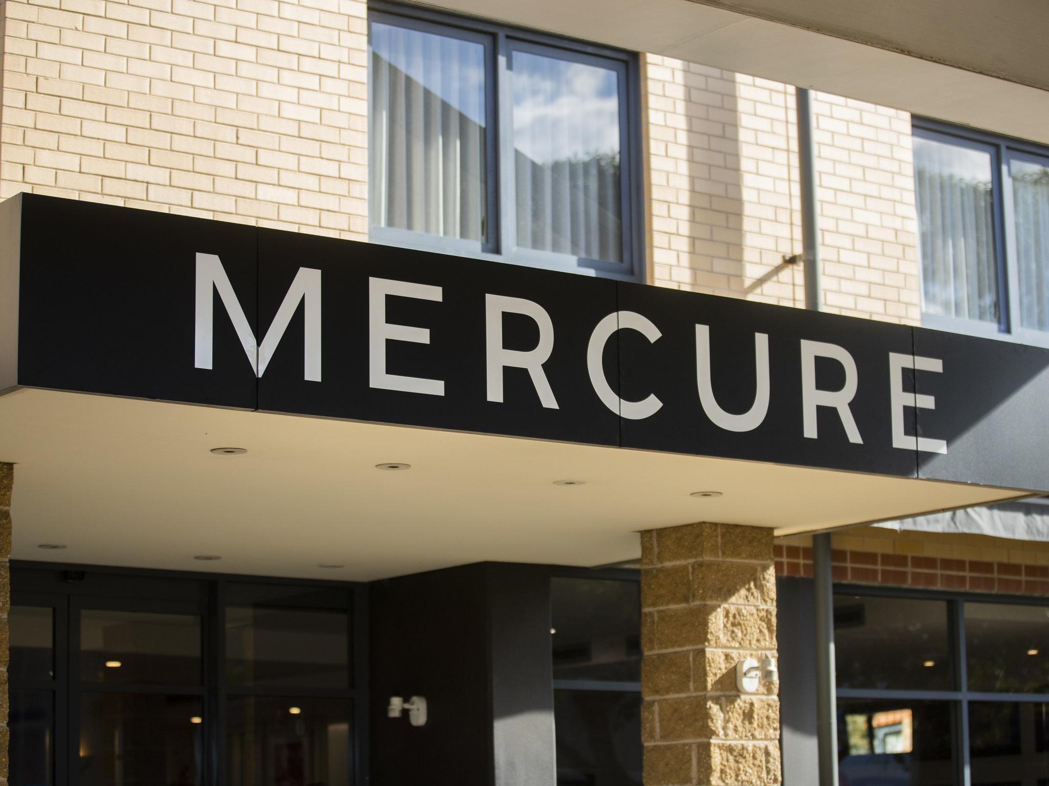 Mercure Sydney Manly Warringah Hotel Exterior photo