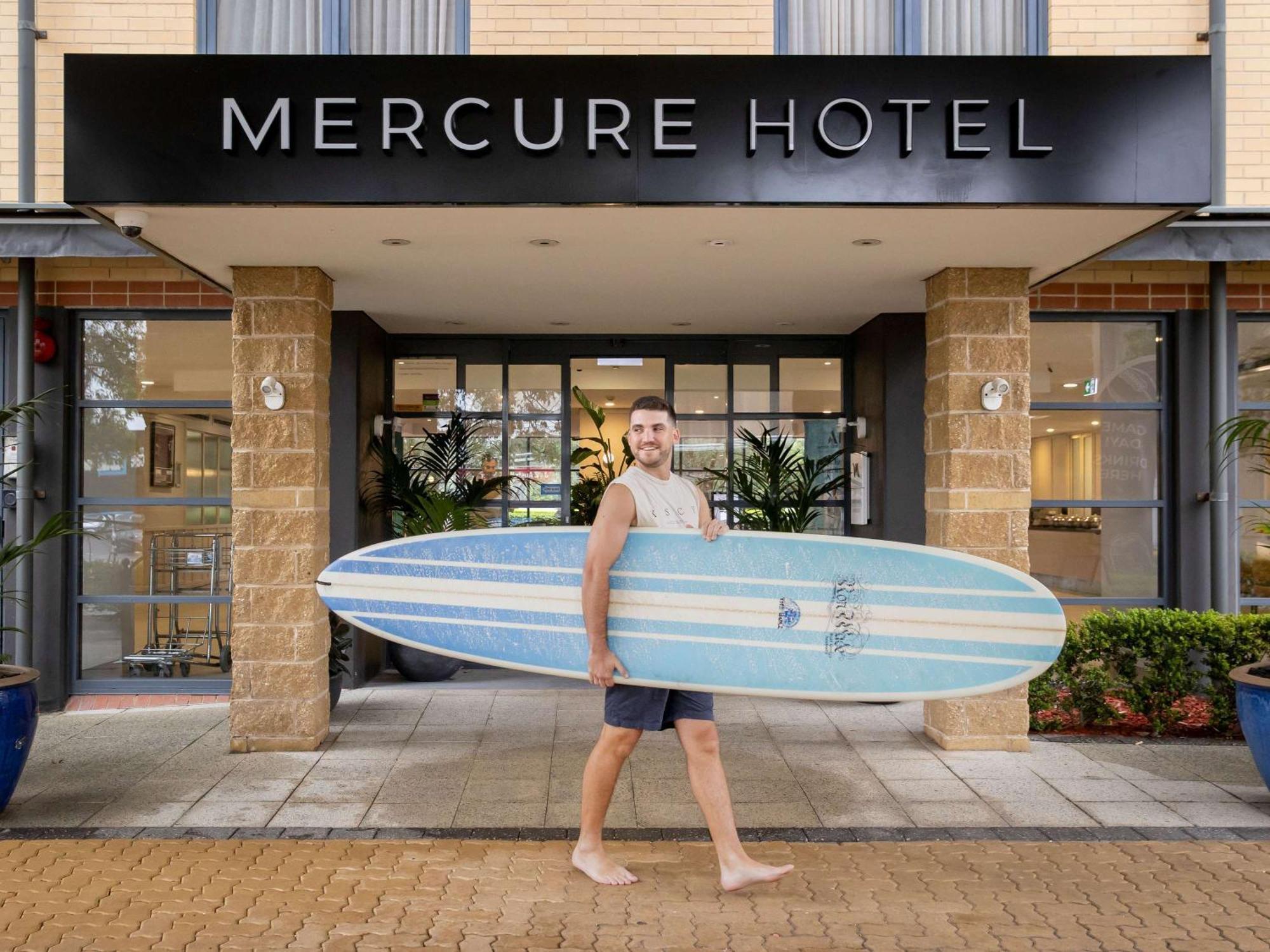 Mercure Sydney Manly Warringah Hotel Exterior photo